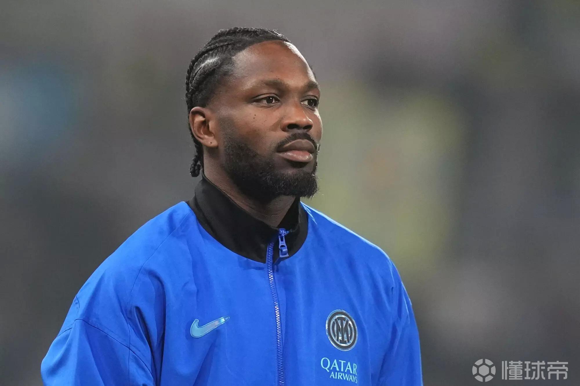 记者：图拉姆完全契合巴萨的中锋需求，转会费不超过7000万欧