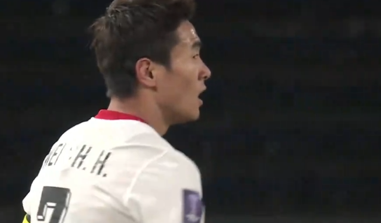 超级巨大失误！日本门将送礼，韦世豪铲射破门，破847天亚冠球荒