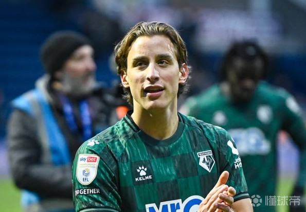 回归球场，曾心脏骤停的博韦代表沃特福德替补出场