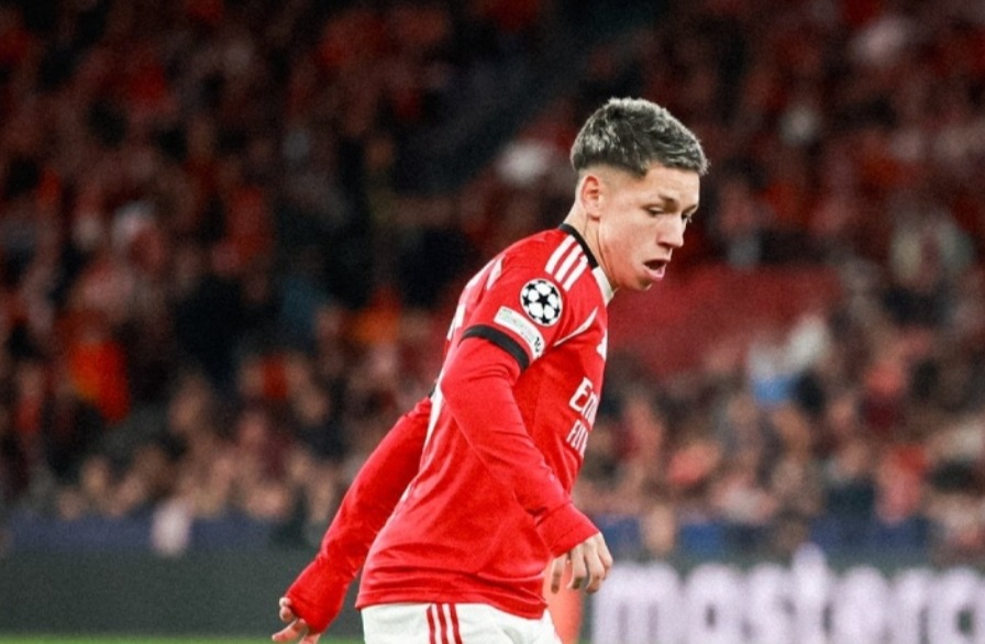 否认种族歧视！本菲卡官方声援普雷斯蒂亚尼：始终与你在一起！