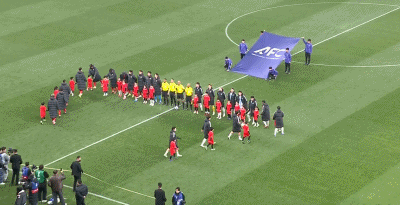 半场战报：海港0-0蔚山，加布里埃尔伤退，安永佳错失机会