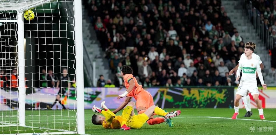 本赛季巴萨已击中门框32次，欧洲五大联赛球队中最多