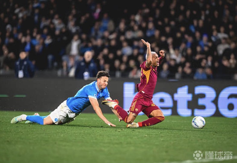 伤得不轻，韦斯利-利马对抗时脚踝受伤，无法落地