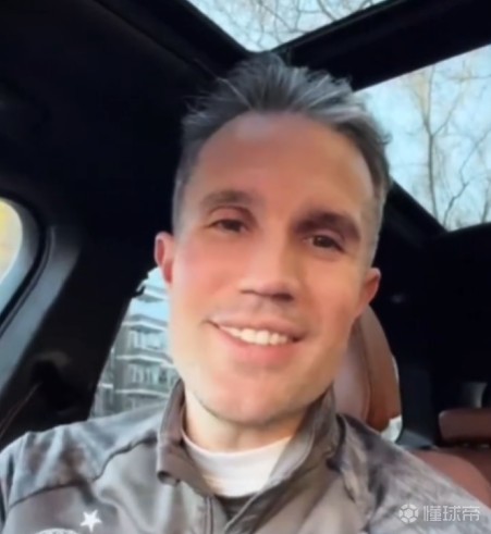 范佩西新春祝福：祝我所有中国的粉丝朋友们马年快乐