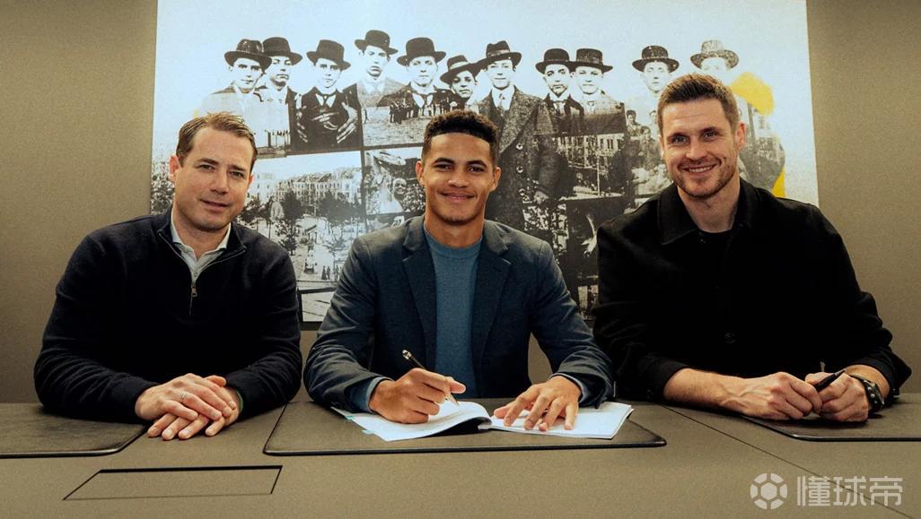 官方：多特签下克鲁塞罗后卫考阿-普拉特斯，球员将于今夏加盟