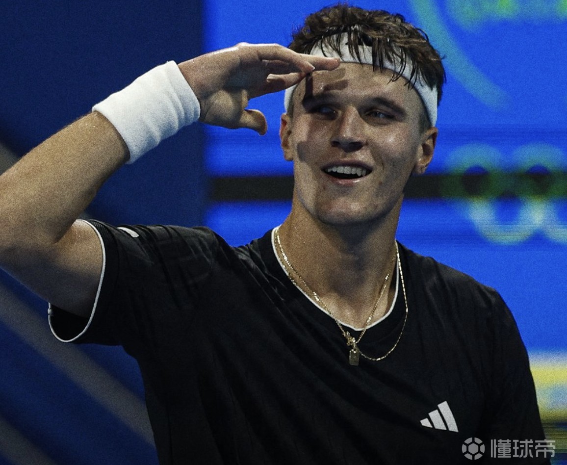 世界第二辛纳1-2爆冷不敌门希克，无缘多哈500赛四强