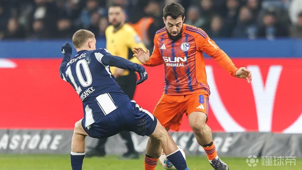 图片报：因与卡里乌斯发生口角，尤尼斯被沙尔克解约