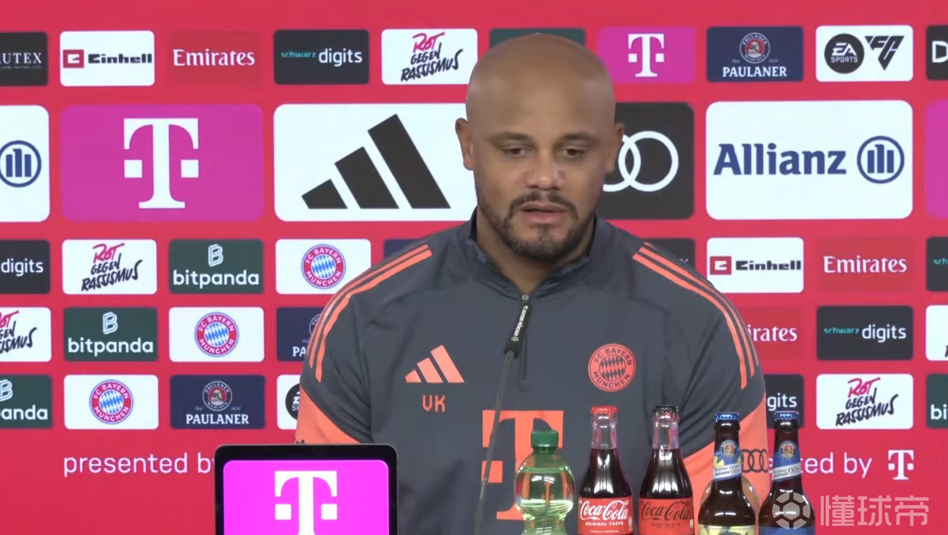 孔帕尼：我们对乌尔比希充满信心，他已经用表现证明了自己