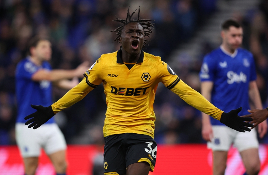 英媒：多家英超豪门有意狼队18岁马内 目前利物浦处于领先