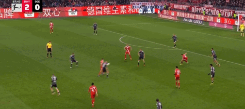 第68分钟，凯恩大禁区外远射轰入死角，拜仁3-0法兰克福