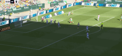 半场战报：皇家贝蒂斯1-1巴列卡诺，巴坎布、帕拉松破门