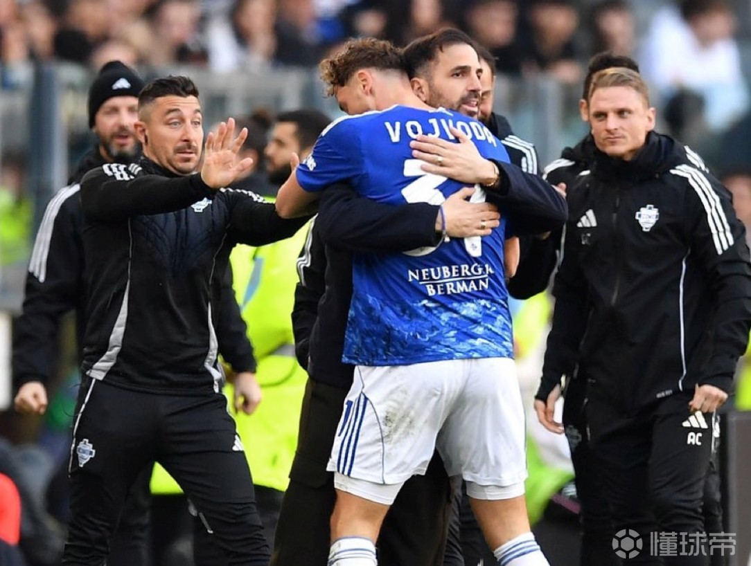 沃伊沃达：不知道我们是否瞄准欧冠，但与豪门竞争让我们自豪