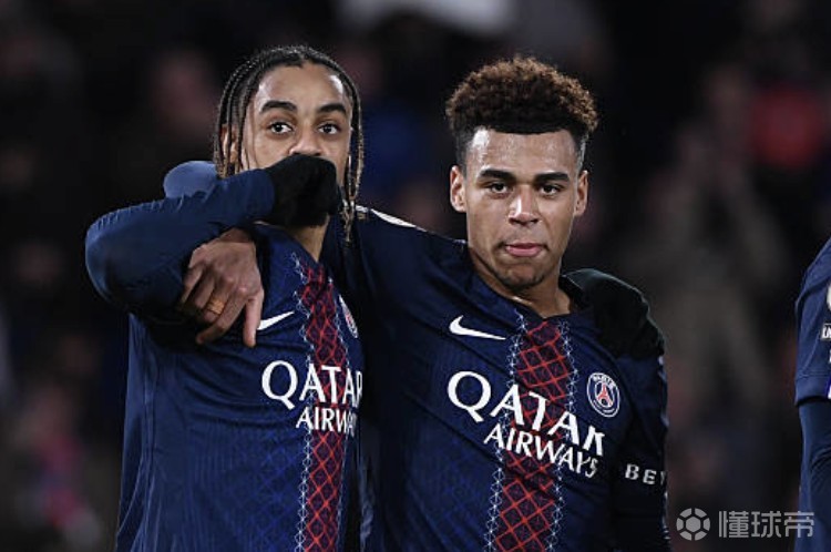 杜埃：我们知道朗斯输球了，要保持住榜首；换下场是预防措施