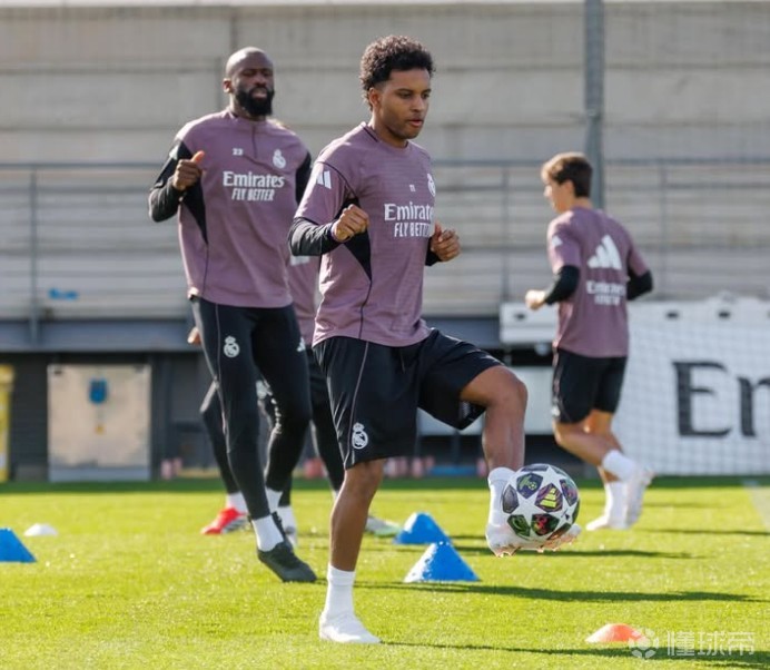 接近复出，罗德里戈社媒发图确认自己已经恢复训练