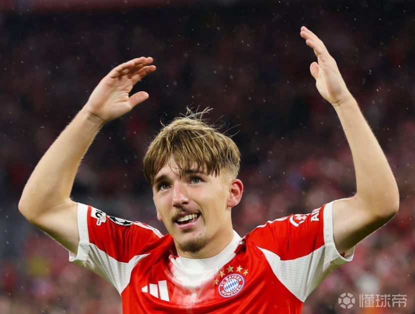 罗马诺：卡尔的合同今天生效，他和拜仁目前在谈涨薪续约