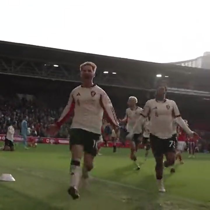 利物浦官方晒麦卡利斯特补时读秒绝杀现场