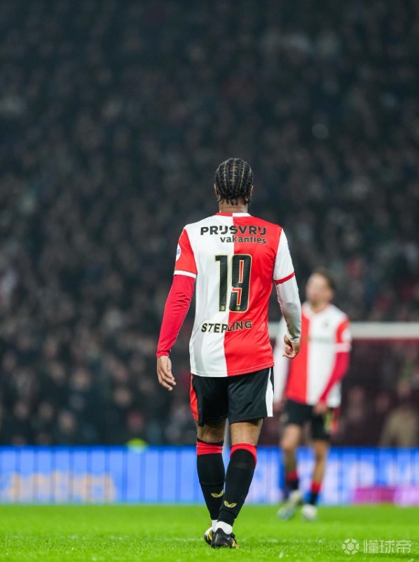 自去年5月后再次上场，斯特林：感谢球迷给予的爱与支持