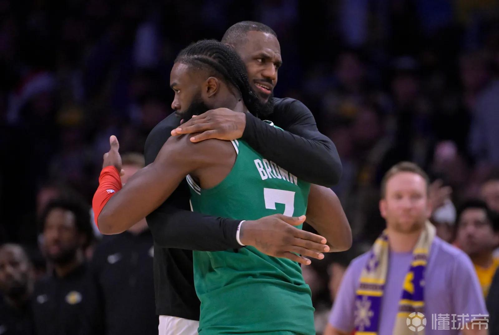 布朗：詹姆斯在我第一场首发过后，就和我说我能成为全明星