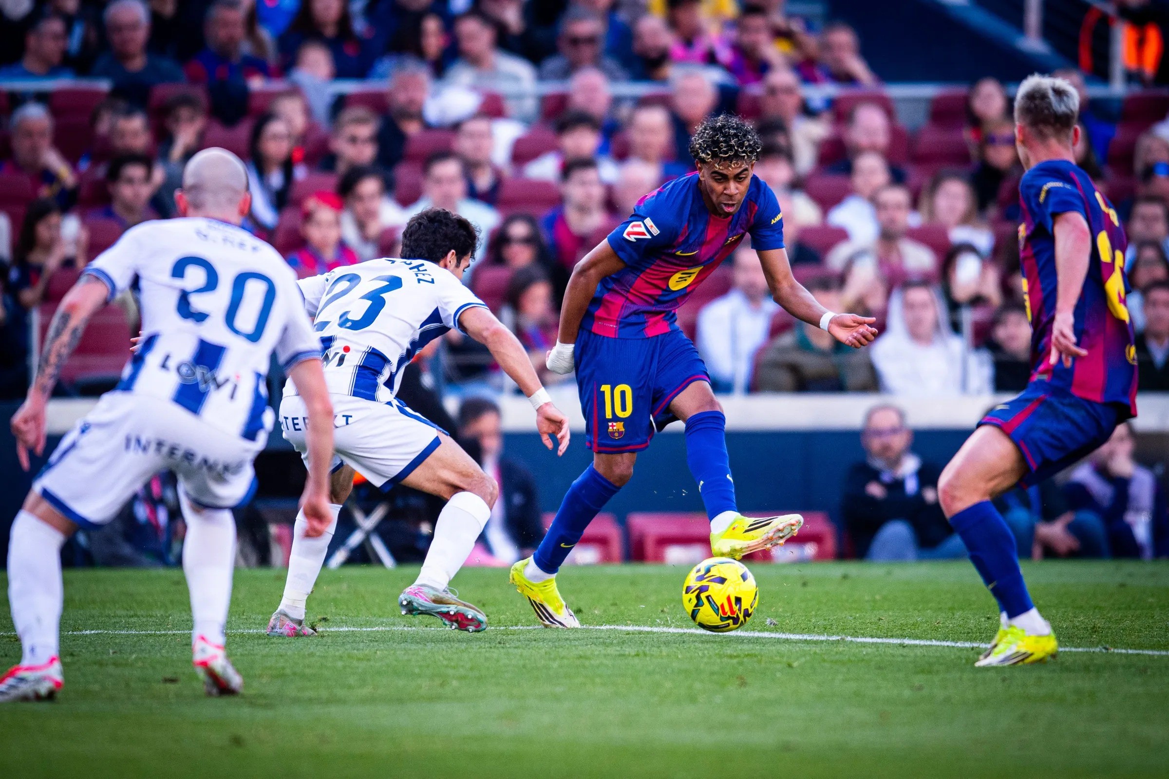 超越博扬，亚马尔是达成巴萨一线队100胜最年轻的球员