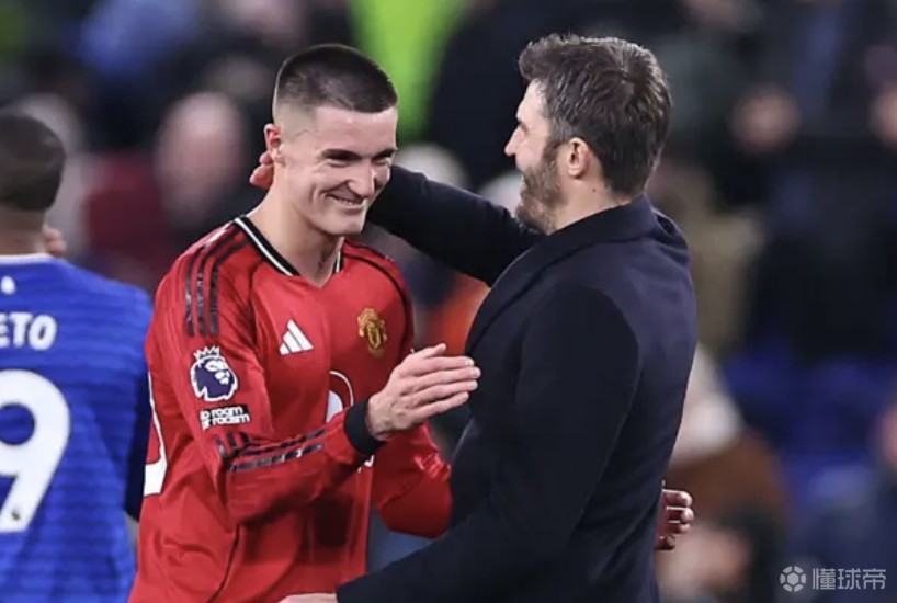 内维尔：谢什科再次成为救星，这更像是一场“偷袭式”的胜利