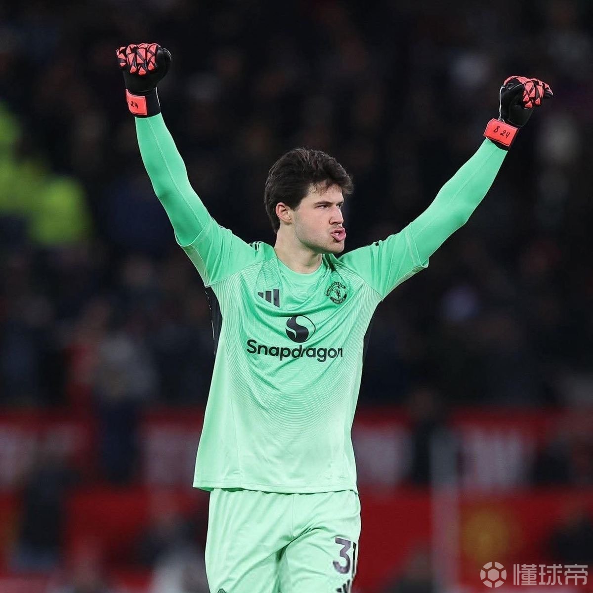 拉门斯：作为曼联门将压力会更大，拿我和范德萨比较非常棒