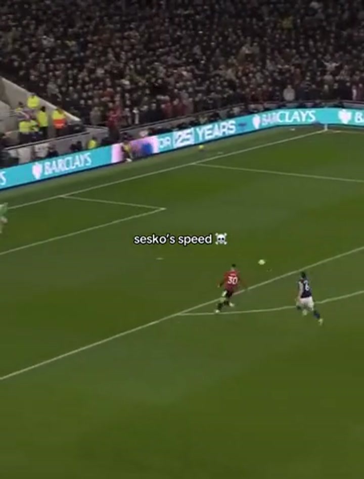 远距离视角！谢什科从本方半场起速，完成破门