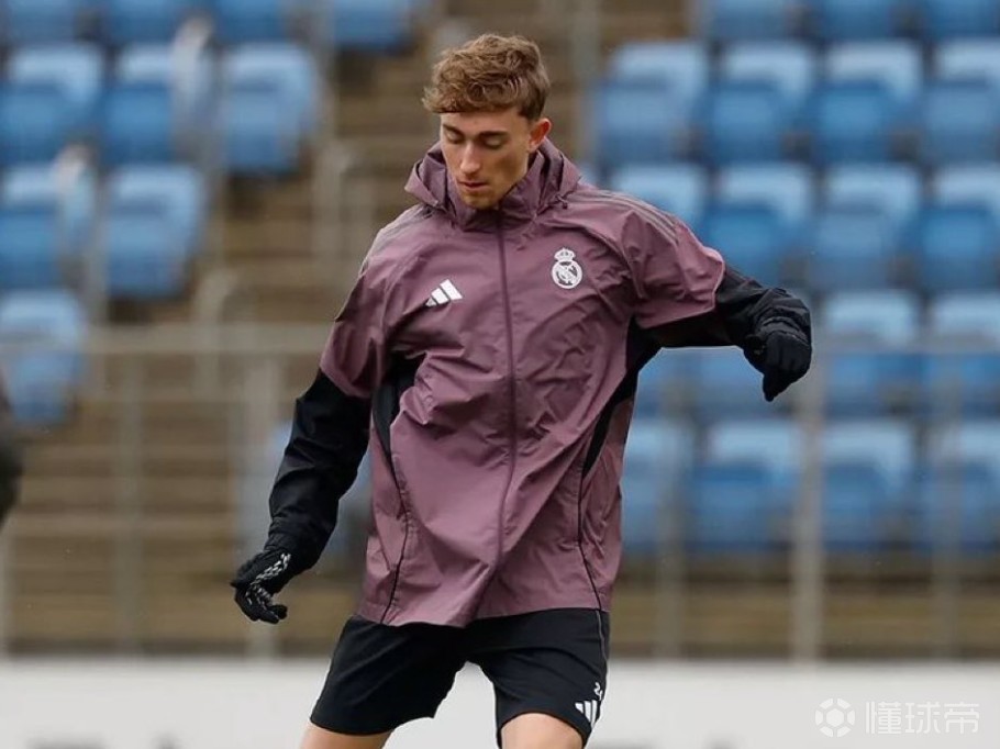 记者：赫伊森因比目鱼肌问题缺席合练，可能无缘出战奥萨苏纳