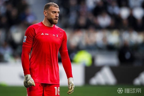 布冯：上赛季的迪格雷戈里奥是个惊喜，我相信他不会一直犯错