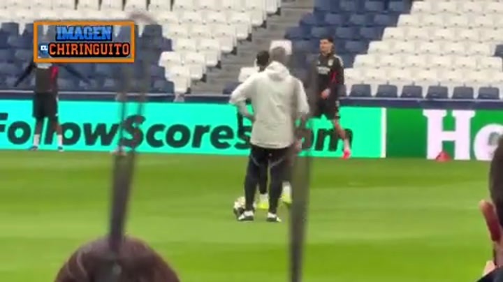 被欧足联禁赛！普雷斯蒂亚尼仍随队出征参加训练