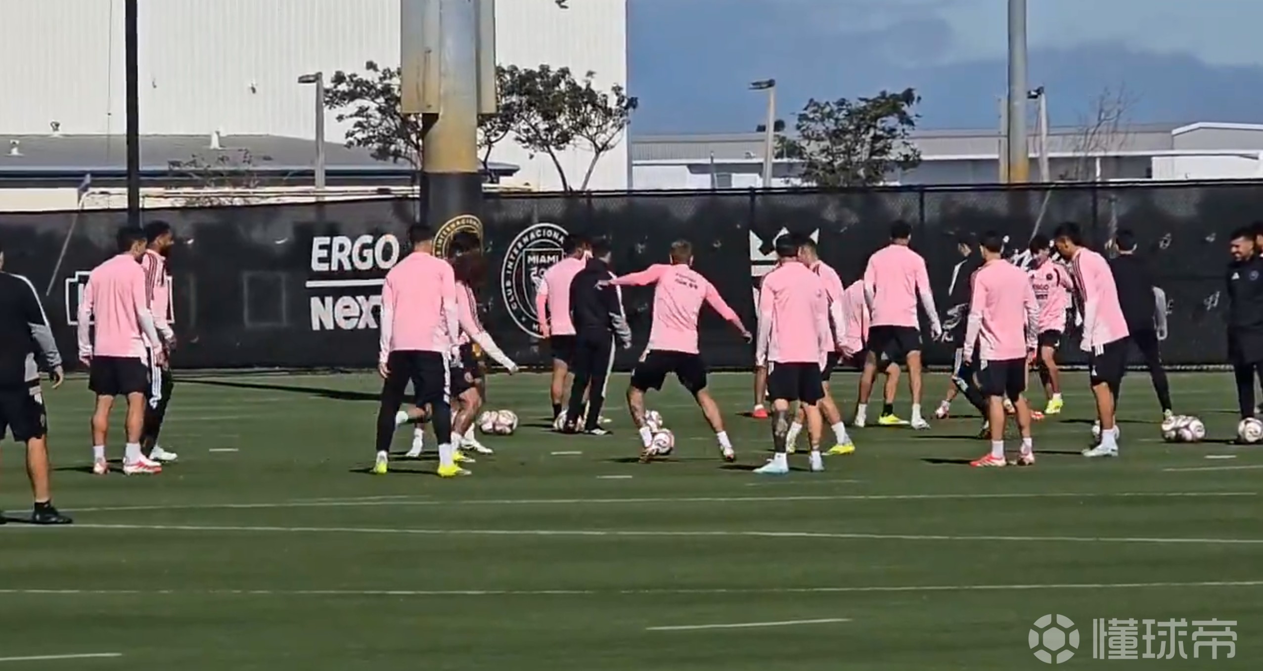 记者：梅西参加迈阿密国际最后一练，之后球队将飞往波多黎各
