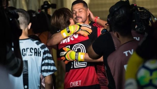 塞萨尔儿子：我更喜欢踢后卫，因为看我爸在球门前太遭罪了