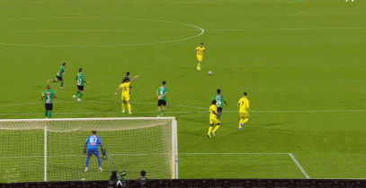 第42分钟，伊尼戈-马丁内斯远射破门，利雅得胜利3-0！