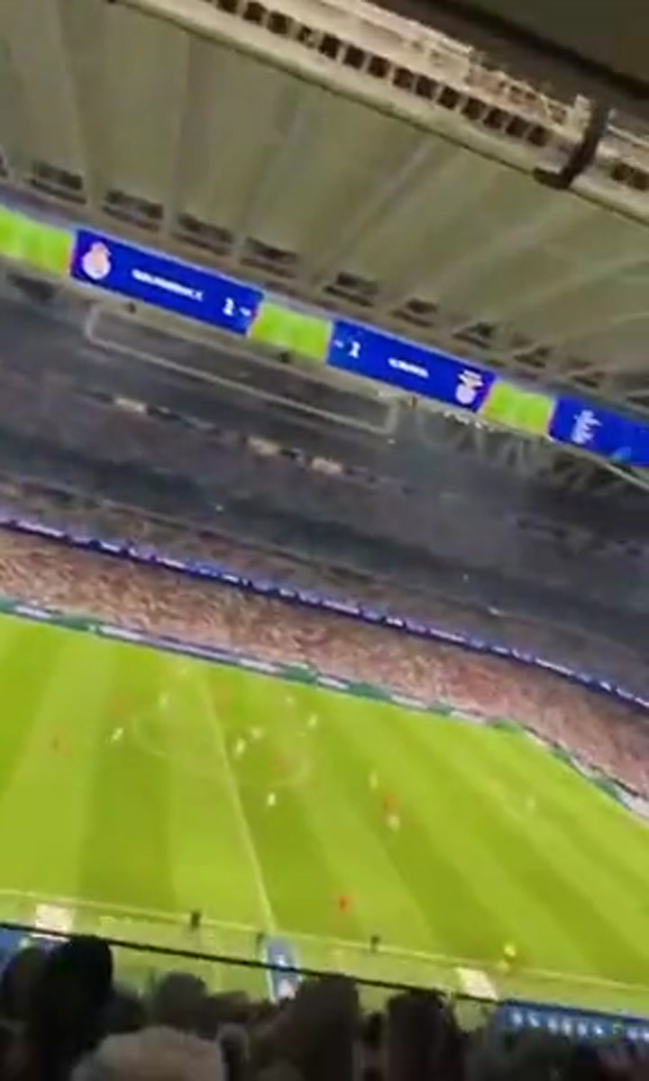 水爷好久不见！拉莫斯现场观战皇马对阵本菲卡