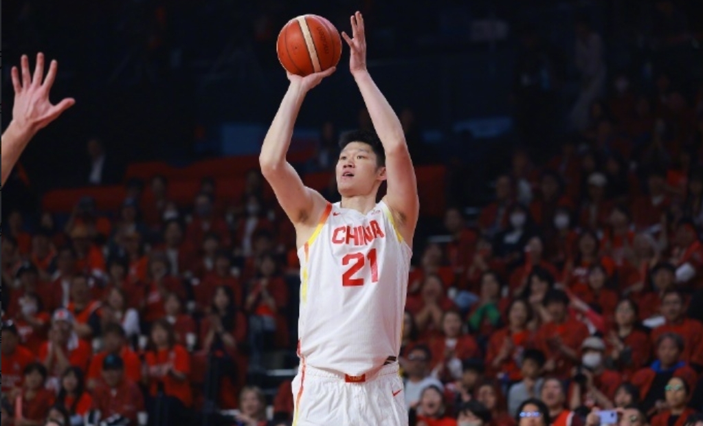 胡金秋全场10中9得20分全场最高 12板1帽正负值+11