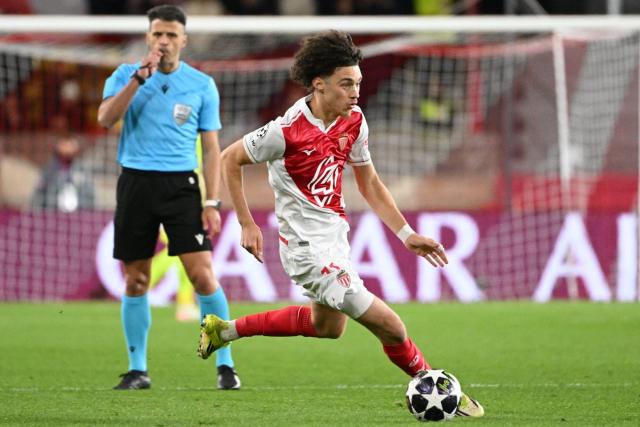 队报专栏：24岁生日夜战巴黎，阿克利乌什的关键一战