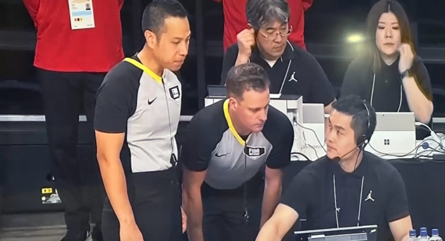 媒体人热议男篮vs日本黑哨：赶上02年韩日世界杯了