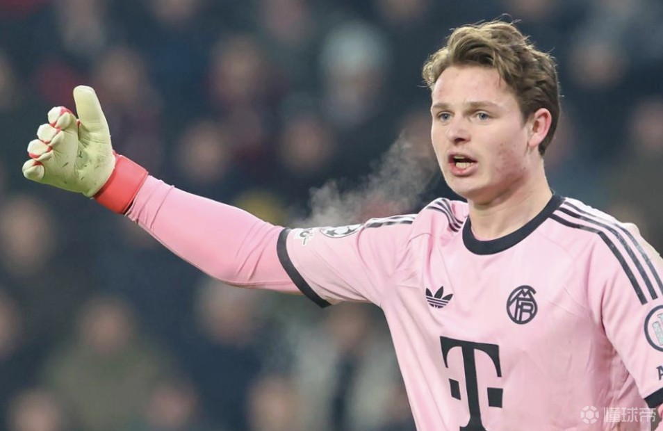 图片报：若诺伊尔今夏退役，拜仁倾向于让乌尔比希接任一门