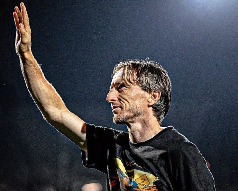 米体：米兰希望莫德里奇再战一年 他留队的可能性很高