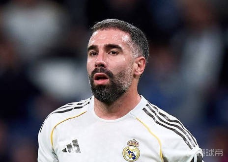 世体：卡瓦哈尔上周训练撞伤巴尔德佩尼亚斯，但没表现出关心