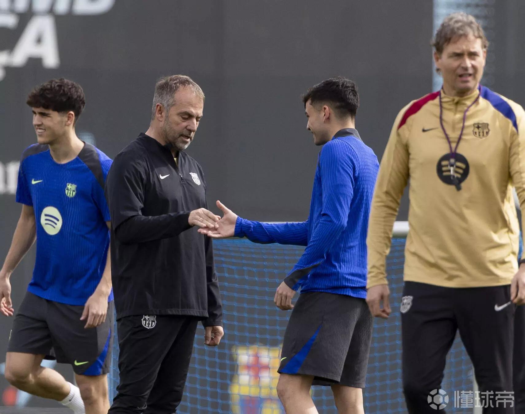 每体：弗里克推高额罚款整顿纪律，巴萨全队无人再敢迟到一秒