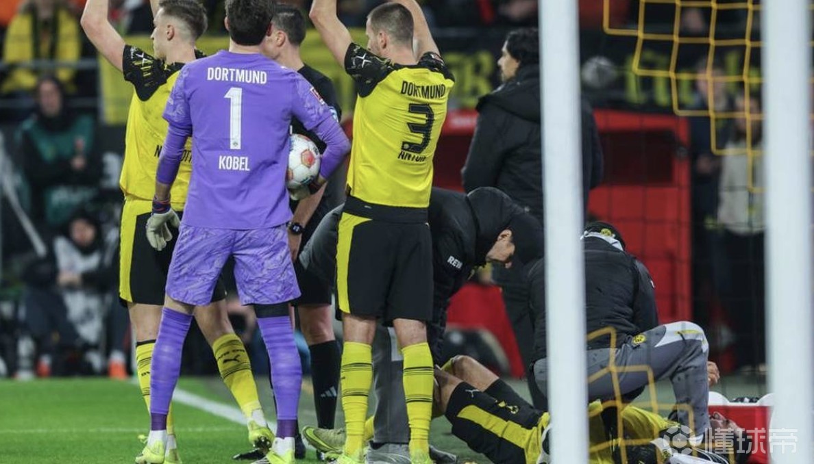 此前刚伤愈复出，埃姆雷-詹上半场左膝受伤被本塞拜尼换下