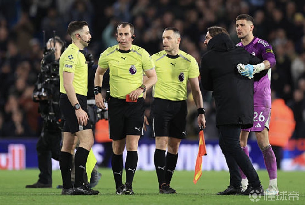 利兹联助教：曼城有拖延时间的行为，因此法尔克想询问情况