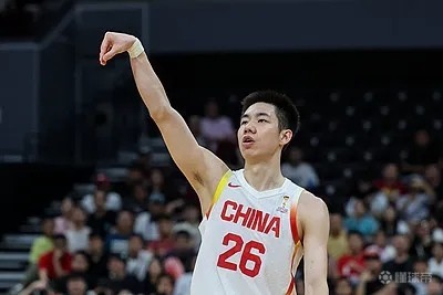 神射手！朱俊龙出场29分钟，三分6中5得到19+4+2