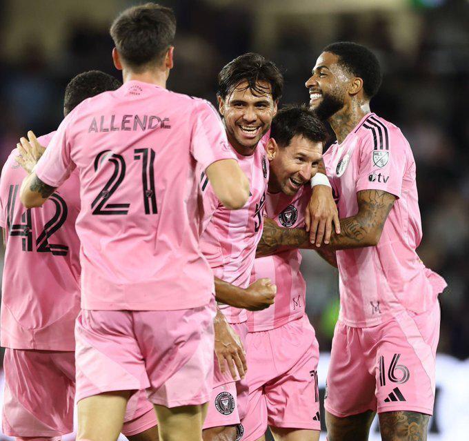 任意球世界波！梅西70球追平贝利，2射1传获9.5分，5数据居首