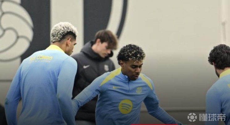 世体：巴萨完成国王杯赛前最后一练，汤米-马克斯加入合练