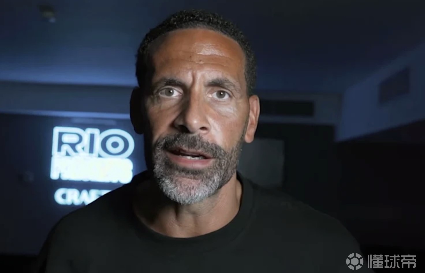 目前和妻儿生活在迪拜，费迪南德：巨大的爆炸声非常可怕