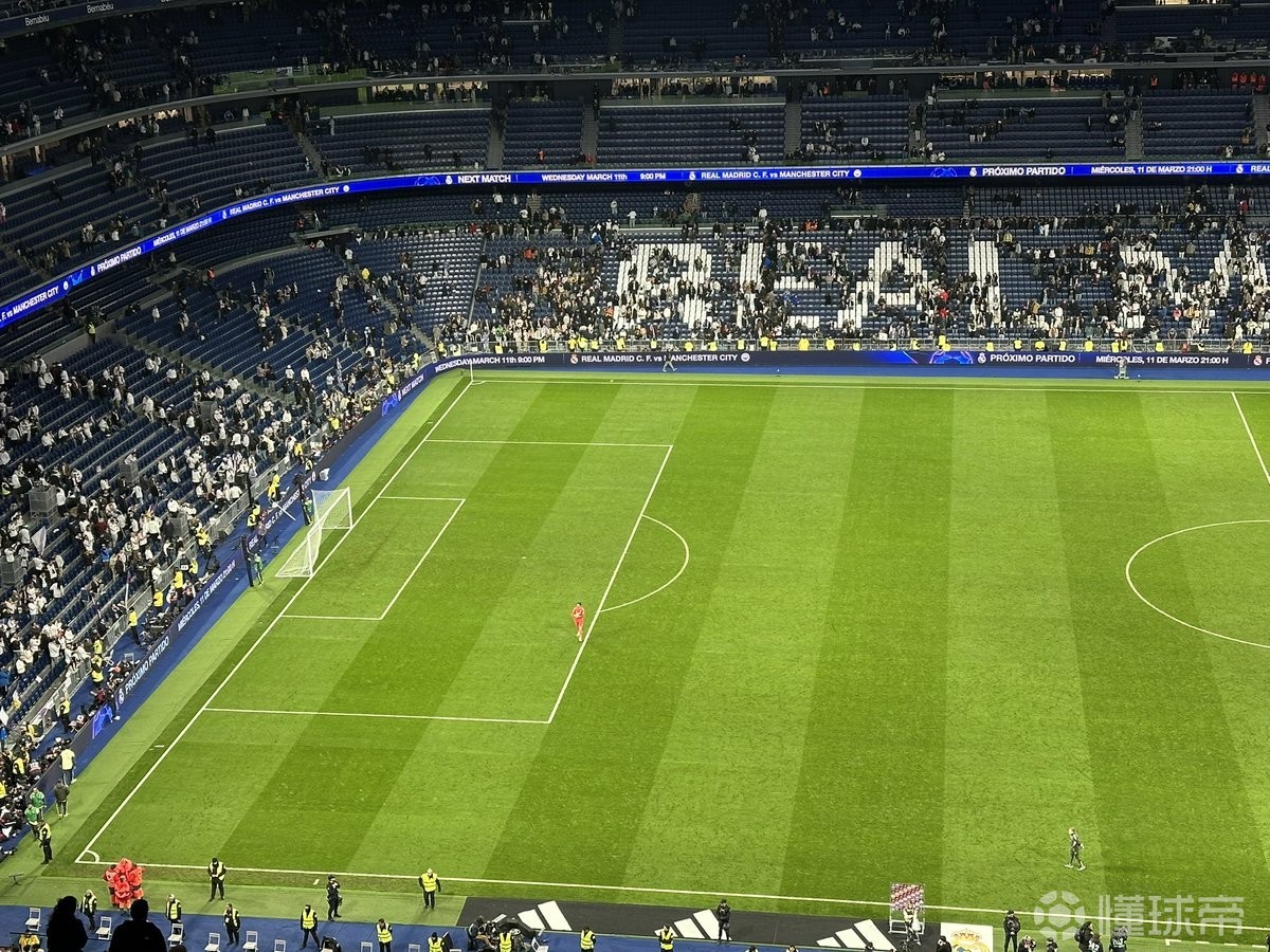 西媒：皇马主场输球后只有库尔图瓦一人向球迷致歉