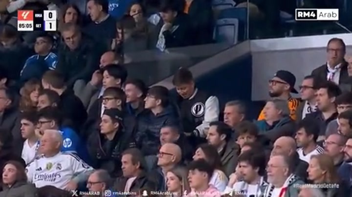 比赛第85分钟已有皇马球迷陆续开始离场