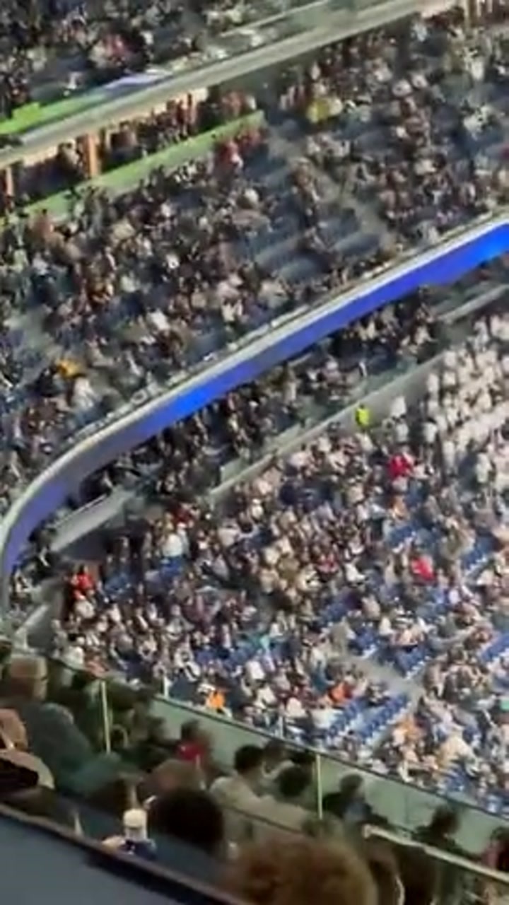 实拍皇马球迷高喊：弗洛伦蒂诺下课！