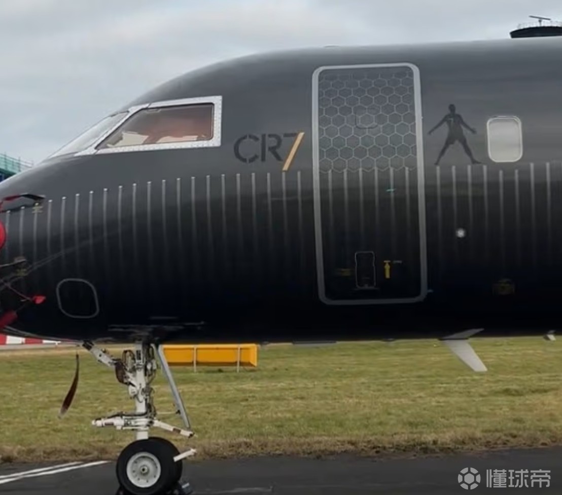 邮报：C罗的私人飞机已经离开利雅得，目前已抵达马德里